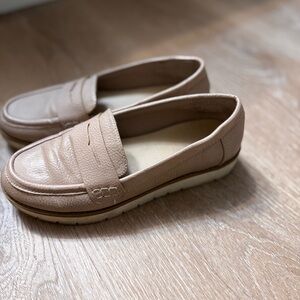 MIA Women's Beige Loafers